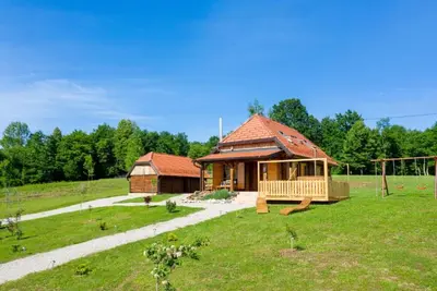 Image de Chalet Markoci With Hot Tub, Rakovica, Croatia