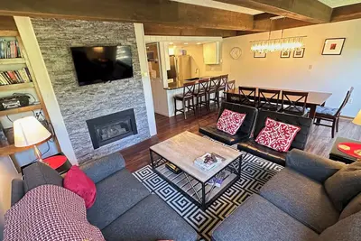 Image de Updated Upper Level 3br Vail Condo with Western Views