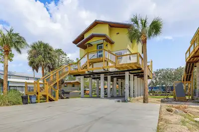 Image de 'Sunny Side Up' Canal-Front Getaway w\/ Dock!