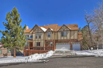 Image de High Timber Family Retreat: Luxury Family Fun in High Timber Ranch! Spacious Fenced Yard! Game Room!