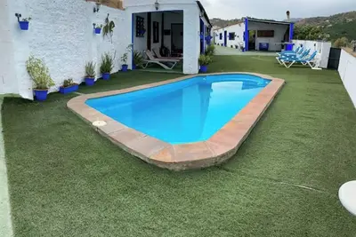 Image de Maison de campagne Rural los Erales avec vue sur la montagne, piscine et Wi-Fi