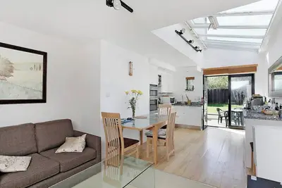Image de Garden Flat, Central Wimbledon & Parking, Close to Tennis