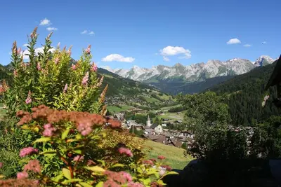 Image de Rez-de-chaussée, remise en forme, piscine, sauna, parking, télévision, casier à ski, 60m²