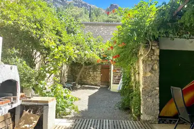Image de Grande Maison De Village Avec Jardin Et Terrasse
