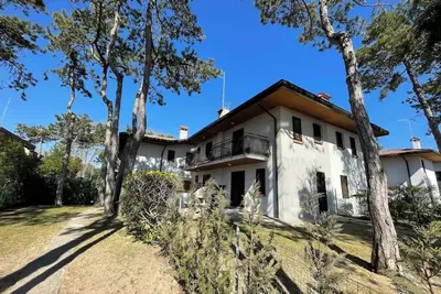 Image de Pinea townhouse on two floors with private fenced garden