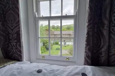 Image de Picturesque 2 Br Minors Cottage Nr Bike Park Wales