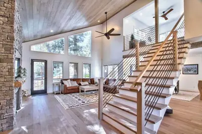 Image de Heavenly · *New* Heavenly Hideaway Near Slopes and Hot Tub