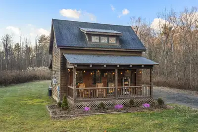 Image de Cozy Catskill Cabin w\/ 10-minute Walk to Downtown Catskill