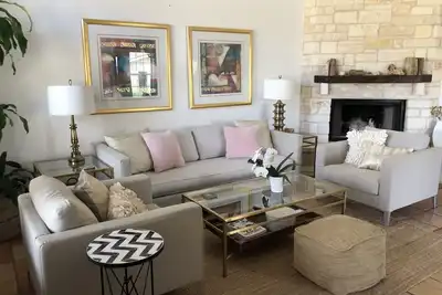 Image de Creek Chic Home in Old Lakeway