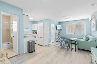 Image de Quick Walk to the Beach! Located by Restaurants and Flagler Beach Access