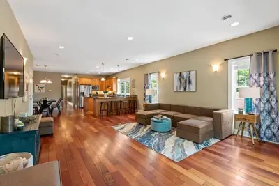 Image de Brewers Hill Belle, 2 bed, 2 bath, & balcony