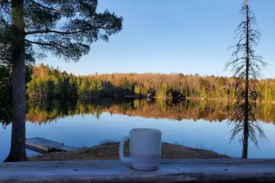 Image de Cozy Cabin w\/ 2000ft waterfront, 100+ acres to explore