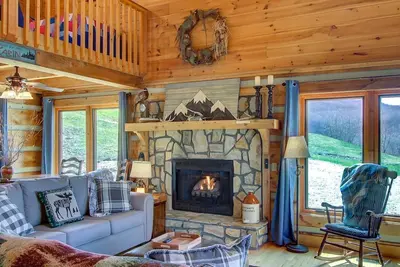 Image de Boone area Cabin with Hot Tub. Pet friendly!
