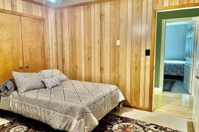 Image de Spacious 4 bedroom- Great Location