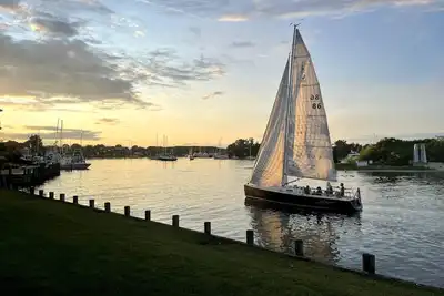 Image de Unique waterfront home w/ stunning views, boat slip, walk to historic Greenport
