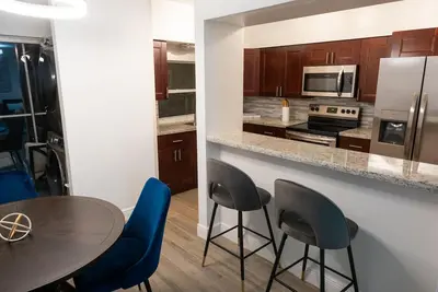 Image de New Star 2/ Fantastic family oriented and mins away from the beaches