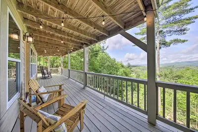 Image de Treetop Hideout w\/ Long-Range Mountain Views!