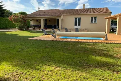 Image de Villa confortable à Saint-Laurent-la-Vernède