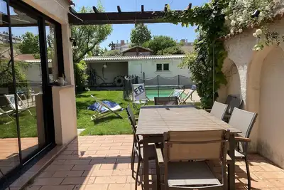 Image de Large house, well located with swimming pool. Marseilles.