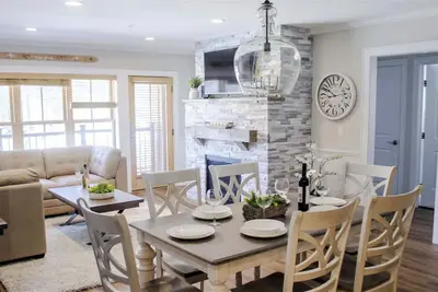 Image de Luxury Ski In\/Ski Out Kearsarge Brook Condo 3 bed, 2 bath at Cranmore Mountain! !