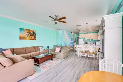 Image de Sea Glass I 5 min Walk to Beach & Tiki Bar I 4br 3ba Condo