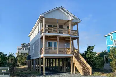 Image de Dog Friendly close to Ocracoke's beaches, screened porch, deck views