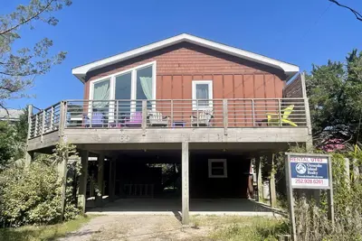 Image de Friendly Grrrl: 3 bedrooms, 2 Baths. Dog Friendly.
