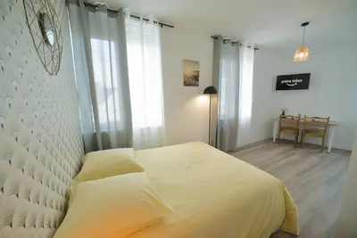 Image de Super studio neuf au calme proche centre ville