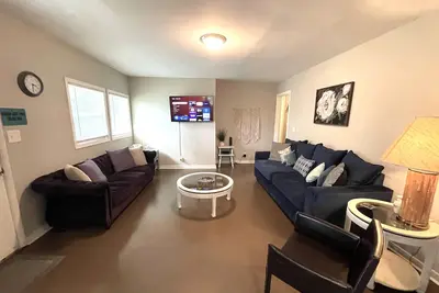 Image de Stay at The Roebuck- Remodeled & 9 min to Dt
