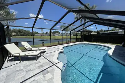 Image de Amazing Pool Oasis*15 min Downtown Tampa*Lake view