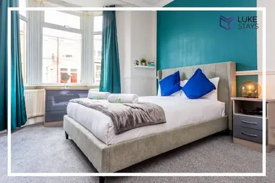 Image de â—‘Lovely 2 Bed Flat â—‘ Wifi â—‘ Nr Avondale Parkâ—‘