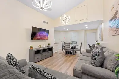 Image de \"Discover the Best of Orlando at 3648 Apartment: Your Perfect Vacation Home! \"