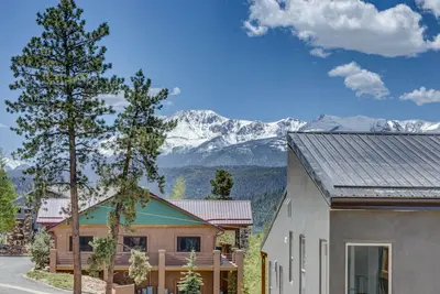 Image de New Build! Family friendly townhome. 3 bedroom, 2. 5 bath