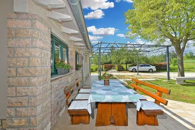 Image de Maison de vacances Zminj pour 1 - 6 personnes avec 2 chambres Ă coucher - Maison de vacances
