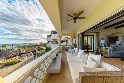 Image de Stunning 3bd Oceanview condo with access to infinity pool and jacuzzi