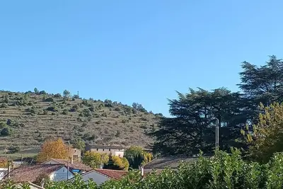Image de bordering Ardèche, detached house for 6 people, 300 metres from village center