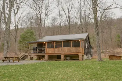 Image de Rustic Pines Retreat | Fire Pit, Covered Porch + More!