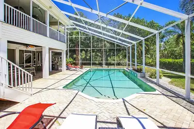 Image de Ibis Lane - Beautifully renovated home with pool near shops and restaurants