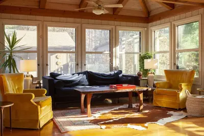 Image de Sunbeam Lodge: Pool+Hot Tub, 50 Acres, ‘70s Oasis