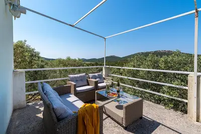 Image de Superbe maison de 2 chambres à Molat