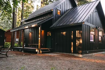 Image de This cabin is a 3 bedroom(s), 2 bathrooms, located in Cle Elum, Wa.
