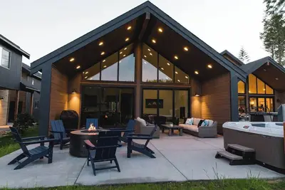 Image de Modern Scandanavian design meets ultra comfort in this luxury cabin in Suncadia