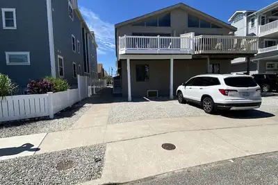 Image de Beach Block Vacation Home - across the street from the beach