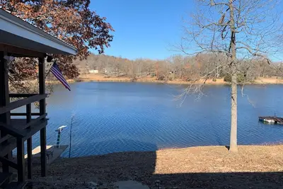 Image de Cheerful 3 Bedroom home on a semi-private lake