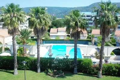 Image de Lavandou Appartement Chaleureux mer et piscine
