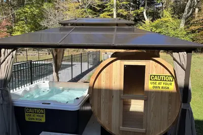 Image de Pocono Home•Hot Tub•Pool•Sauna•7Min to Hickory Run State Park