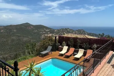 Image de Villa de Style néo-Palladien au calme, vue sur mer, Esterel et Îles du Lérins