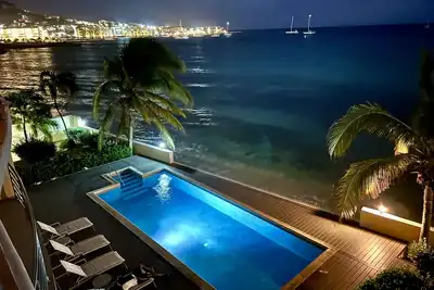 Image de Superbe condo de 2 chambres en bord de mer!
