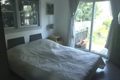 Image de Asbury Park Cozy Contemporary Cottage