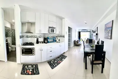 Image de Elegant 2 Bedroom Apt Near Cqb, Imbanaco, Tequendama Shopping Areas, Wifi & Ac,